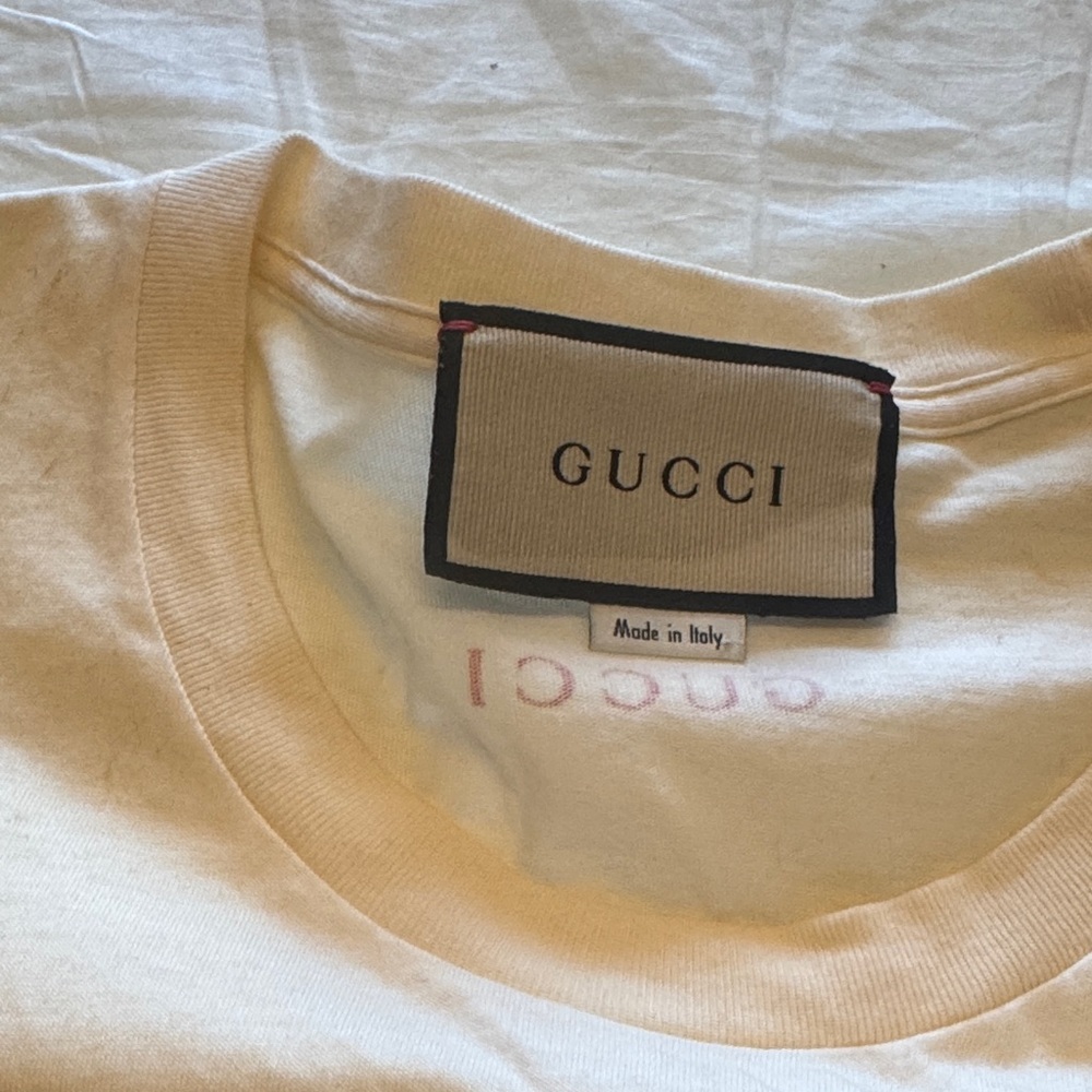 Gucci Cream Graphic Tee with Red & Turquoise Cat Motif - Picture 3 of 5